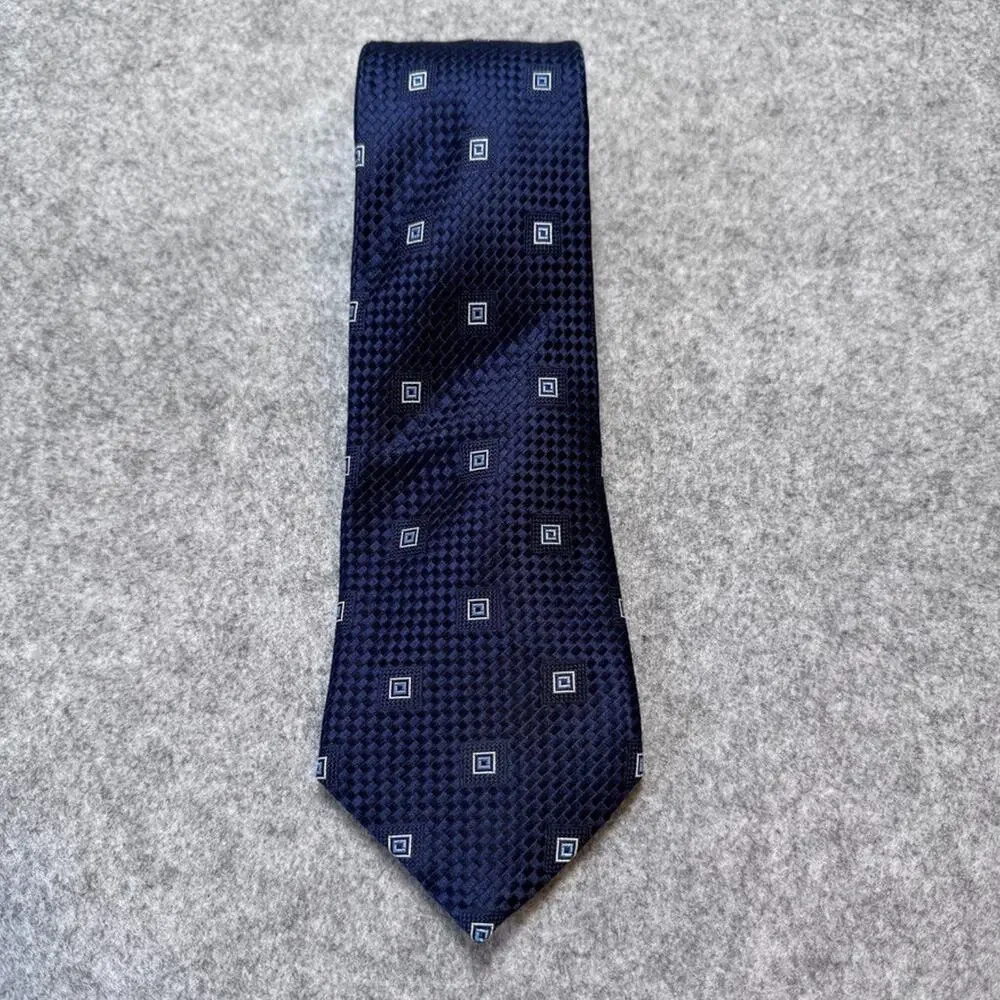 Donald Trump Signature Collection 100% Silk Navy Blue Geometric Neck Tie 60x4